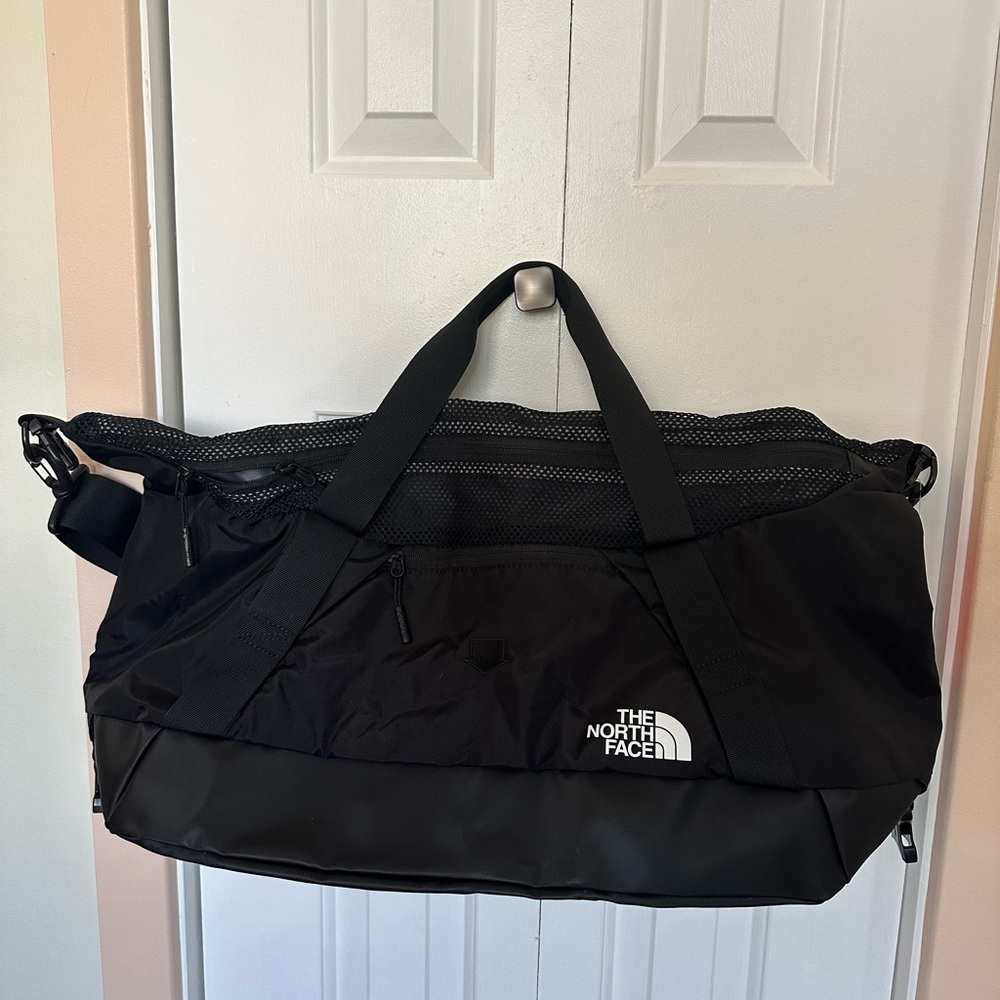 NWT North Face Gym Duffel Bag